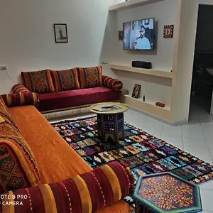 Julia Au Centre Dans Borj Dalat Agadir